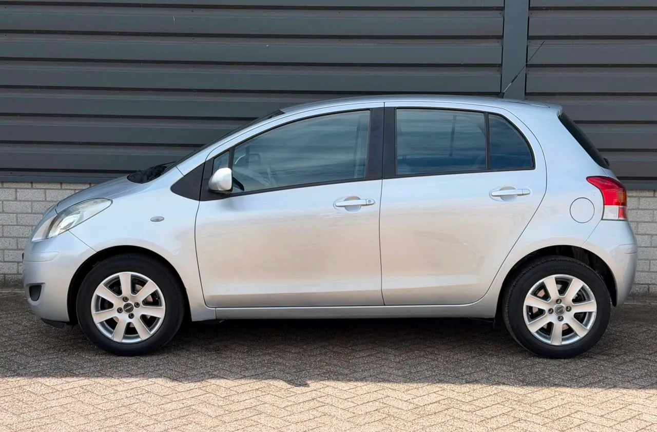 Toyota Yaris (2009) - 1/5